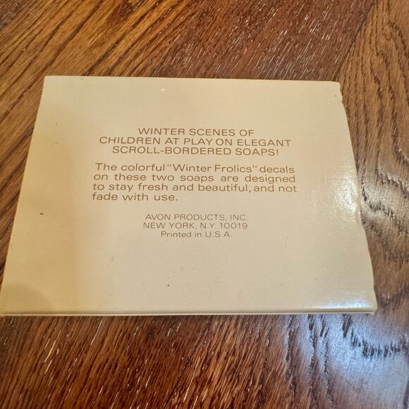 VTG Christmas Soap Set Avon Winter Frolics Scenes Victorian 1970s - Picture 8 of 11